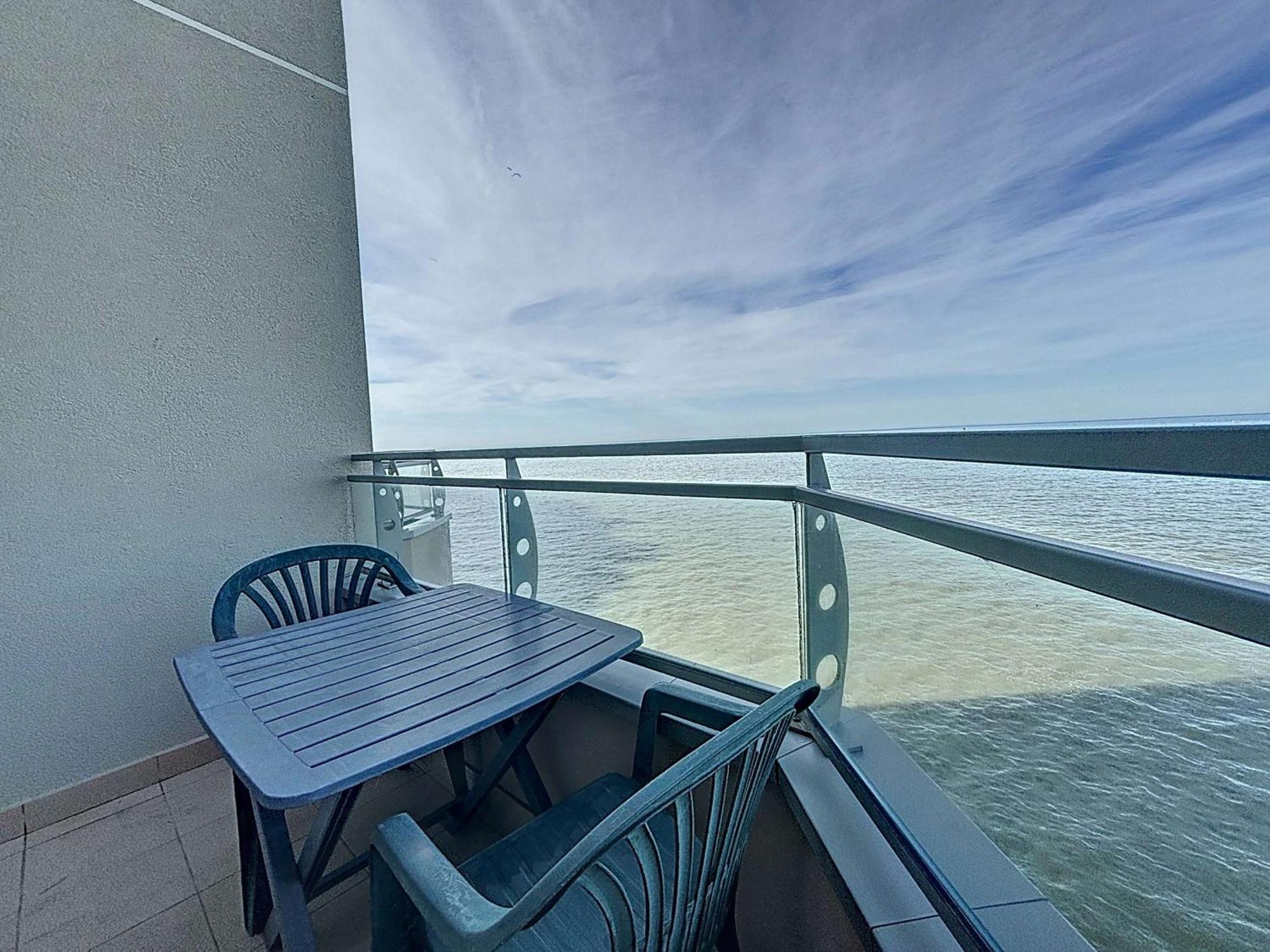 Appartement Avec Balcon, Proche Des Plages Et Commerces - Fr-1-361-89 Granville Buitenkant foto